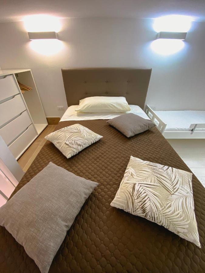 Bibis Home เนเปิลส์ ภายนอก รูปภาพ